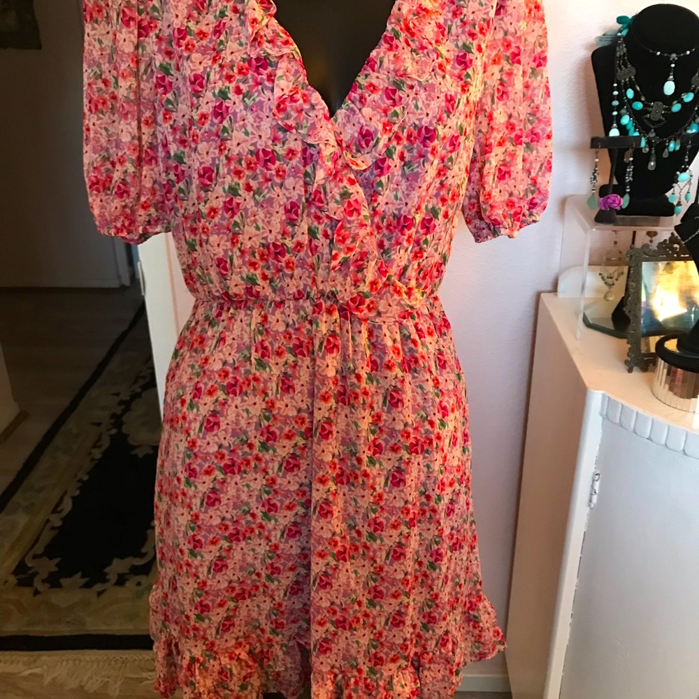 Lush flirty, floral lightweight dress.